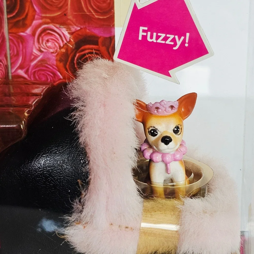 2005 Barbie Fashion Fever Room Doggie Bed Fuzzy Pink Chihuahua NIB Vintage Toy